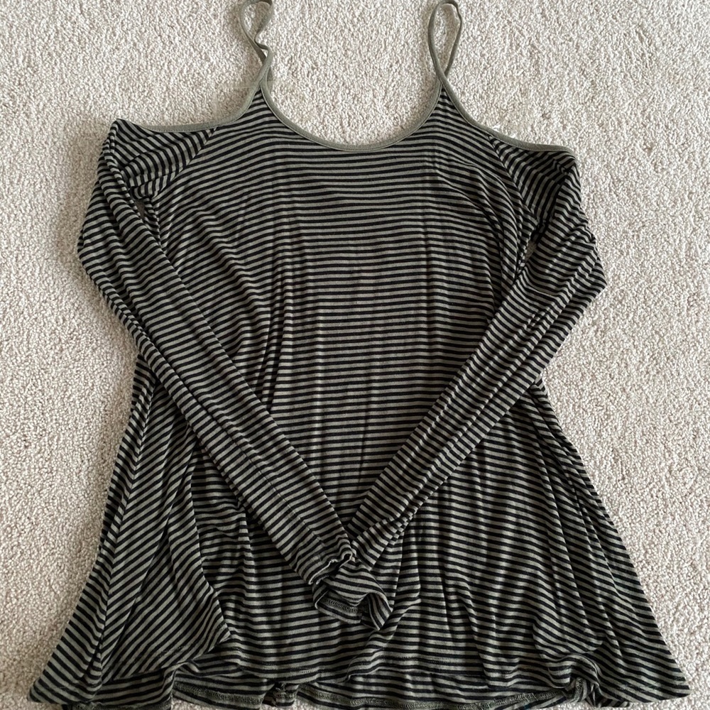 Cold shoulder striped flowy top